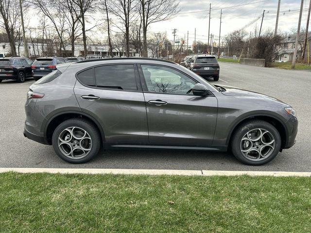 New 2026 Alfa Romeo Stelvio Sprint AWD/4WD image 9