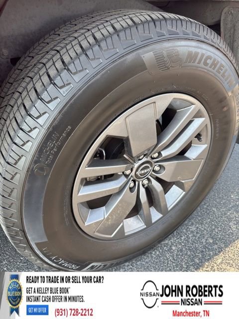 Used 2025 Nissan Frontier SV image 14