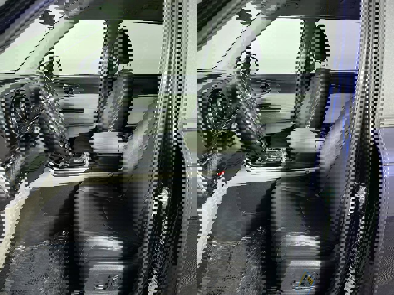 Certified 2024 Kia Carnival LX image 13