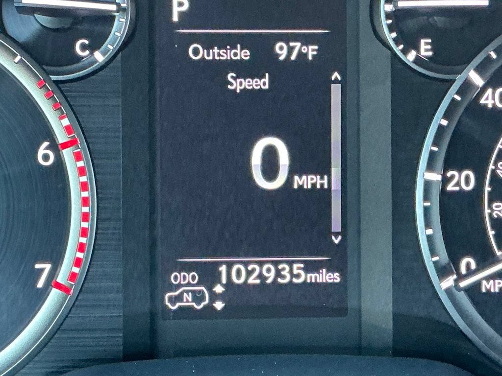 Used 2020 Lexus GX 460 Luxury w/ Accessory Package AWD/4WD image 33