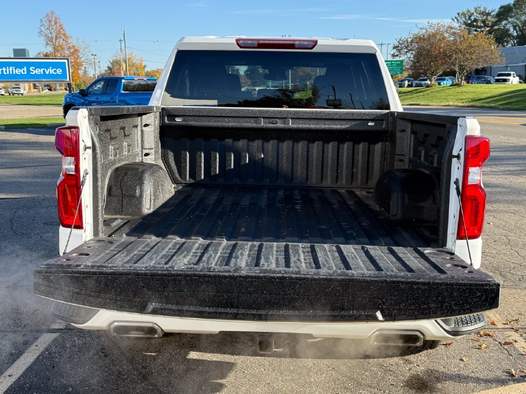 Certified 2022 Chevrolet Silverado 1500 RST w/ Z71 Off-Road Package AWD/4WD image 5