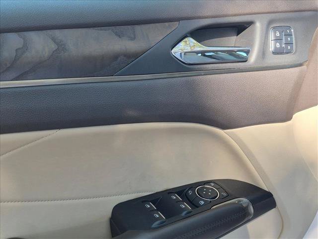 Used 2018 Lincoln MKC Reserve FWD image 2