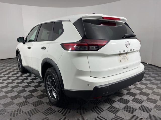 Used 2024 Nissan Rogue S image 7