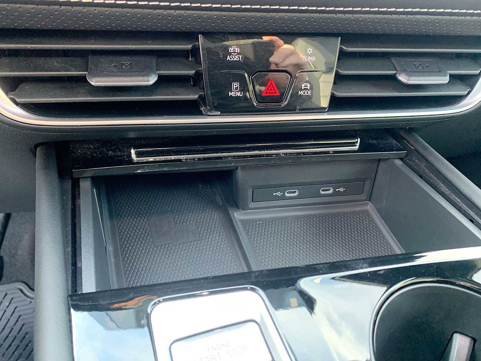 Used 2024 Volkswagen Atlas Cross Sport SEL image 18