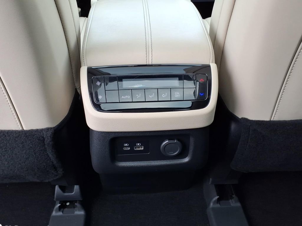 Used 2023 INFINITI QX60 Pure image 15