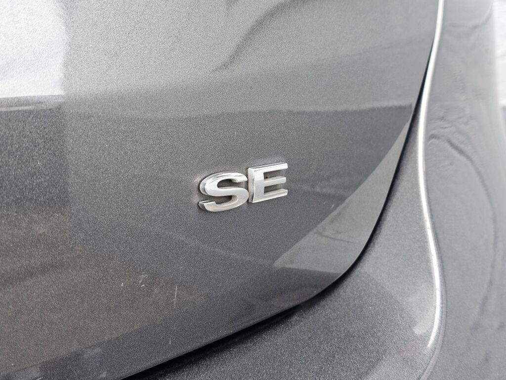 Used 2017 Ford Focus SE w/ SE Sport Package FWD image 14