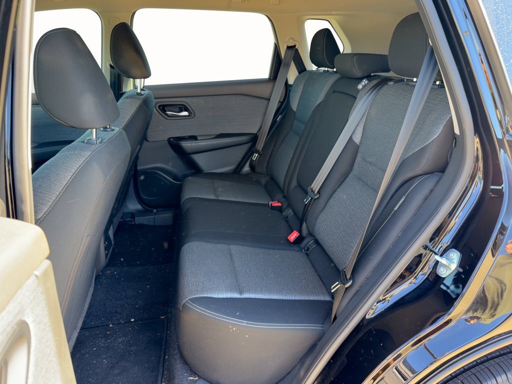 Used 2023 Nissan Rogue SV AWD/4WD image 25