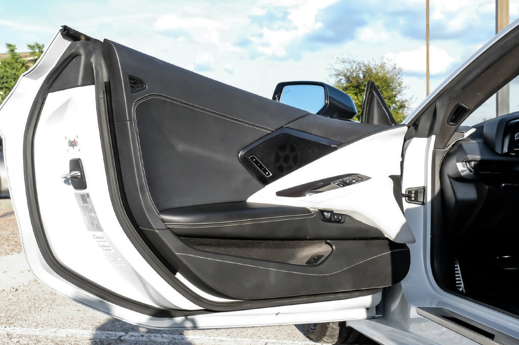 Used 2023 Chevrolet Corvette Stingray Preferred Cpe w/ Z51 Performance Package RWD image 36