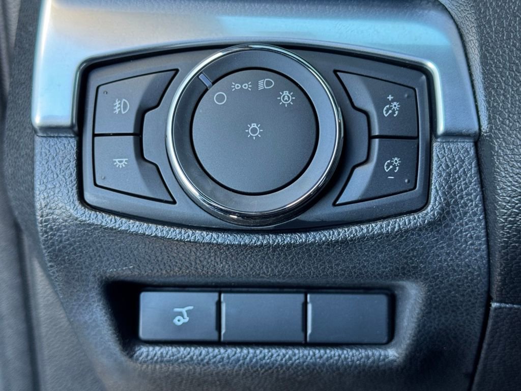 Used 2017 Ford Explorer Limited image 13