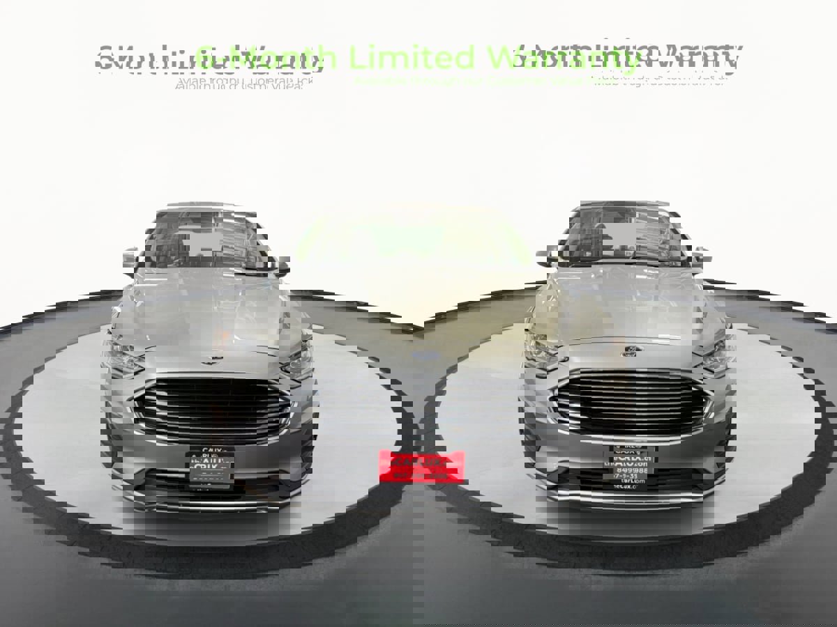 Used 2020 Ford Fusion SE image 2