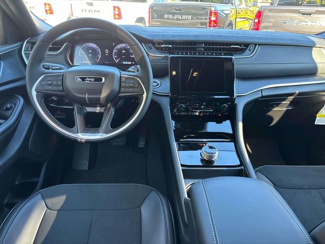 New 2025 Jeep Grand Cherokee L Altitude AWD/4WD image 14