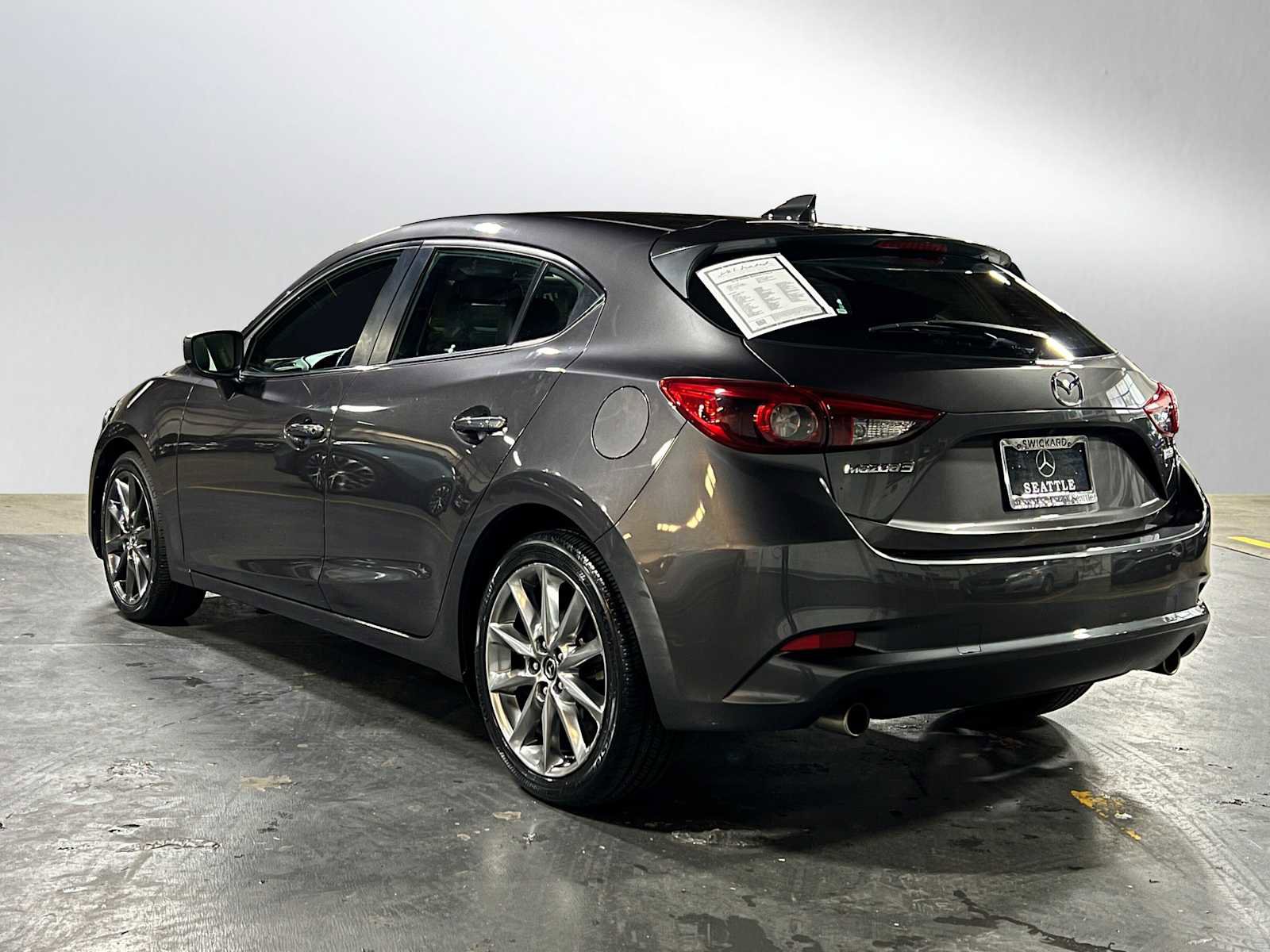 Used 2018 MAZDA MAZDA3 Grand Touring w/ Premium Equipment Package image 5