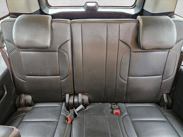 Used 2018 Chevrolet Suburban LT RWD image 18