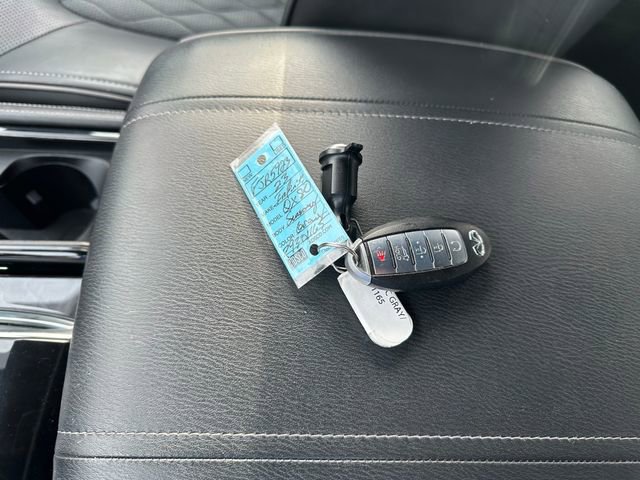 Used 2023 INFINITI QX80 Sensory w/ All-Season Package image 31