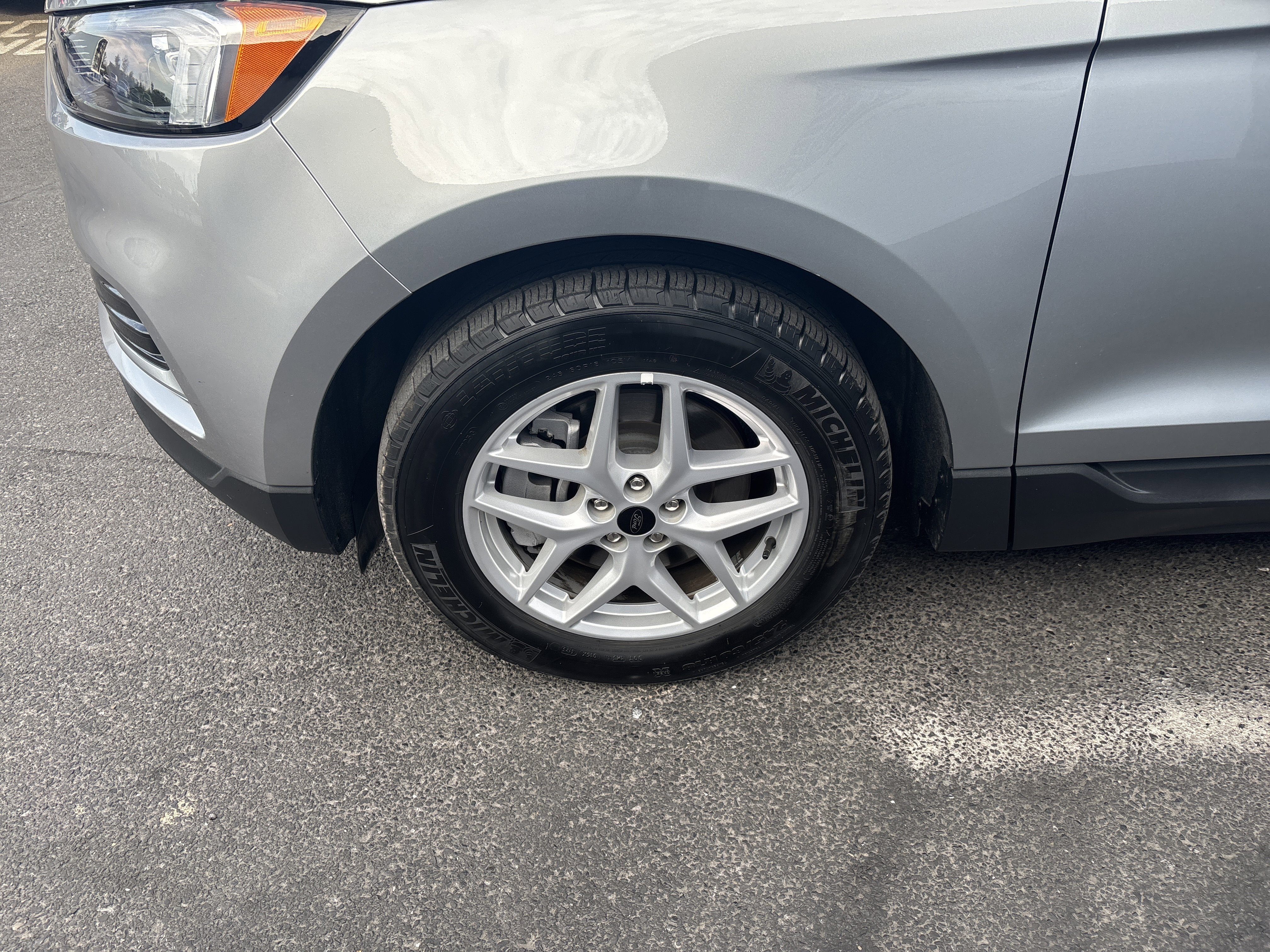 Used 2024 Ford Edge SEL image 11