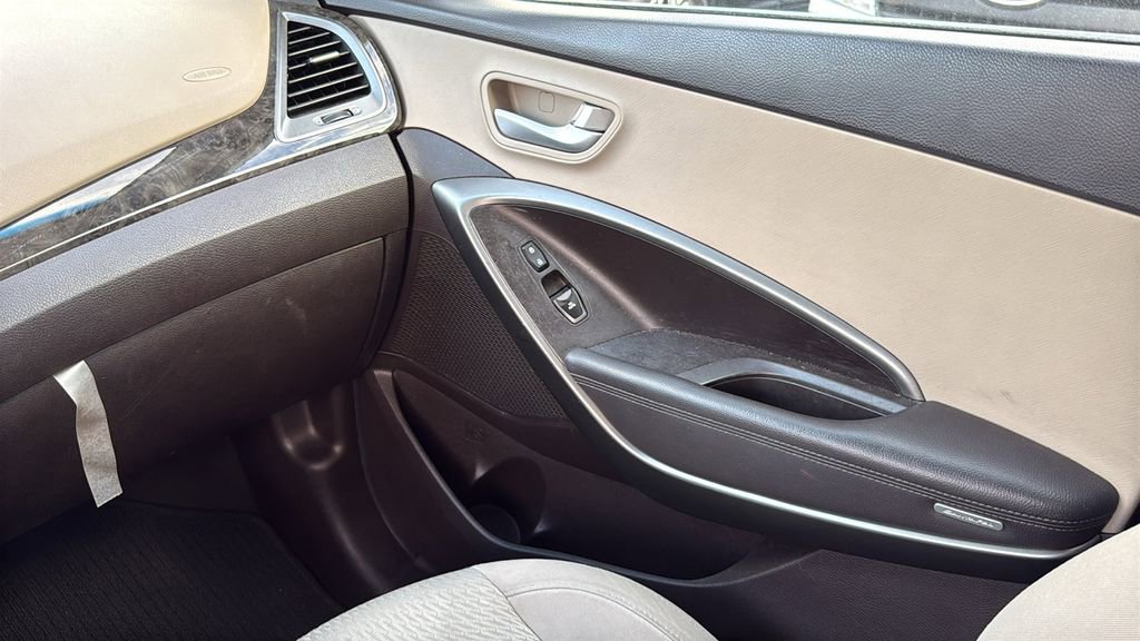 Used 2017 Hyundai Santa Fe Sport FWD image 24