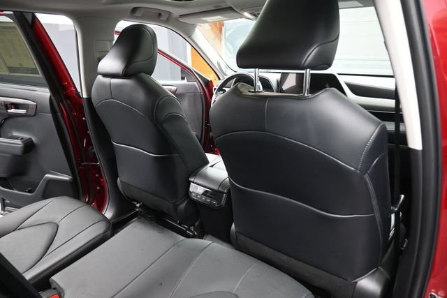 Used 2023 Toyota Highlander Limited FWD image 25