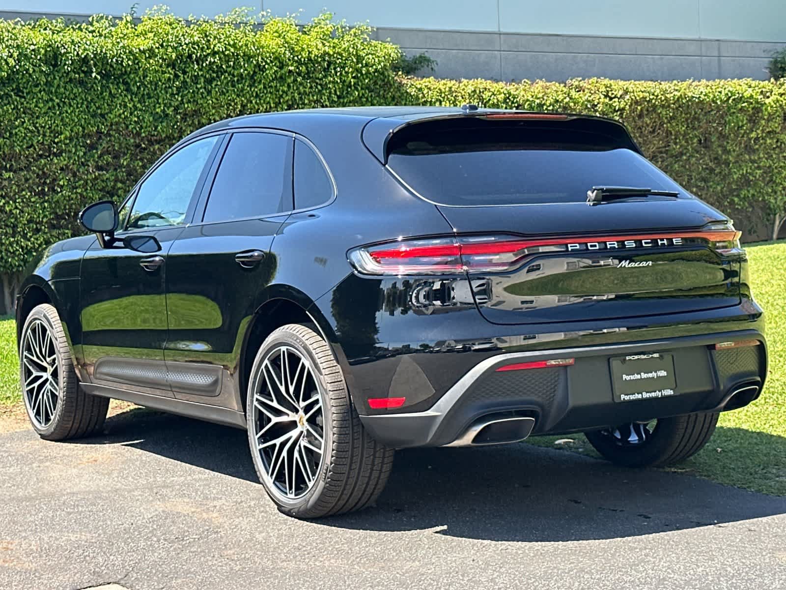 New 2026 Porsche Macan AWD/4WD image 3
