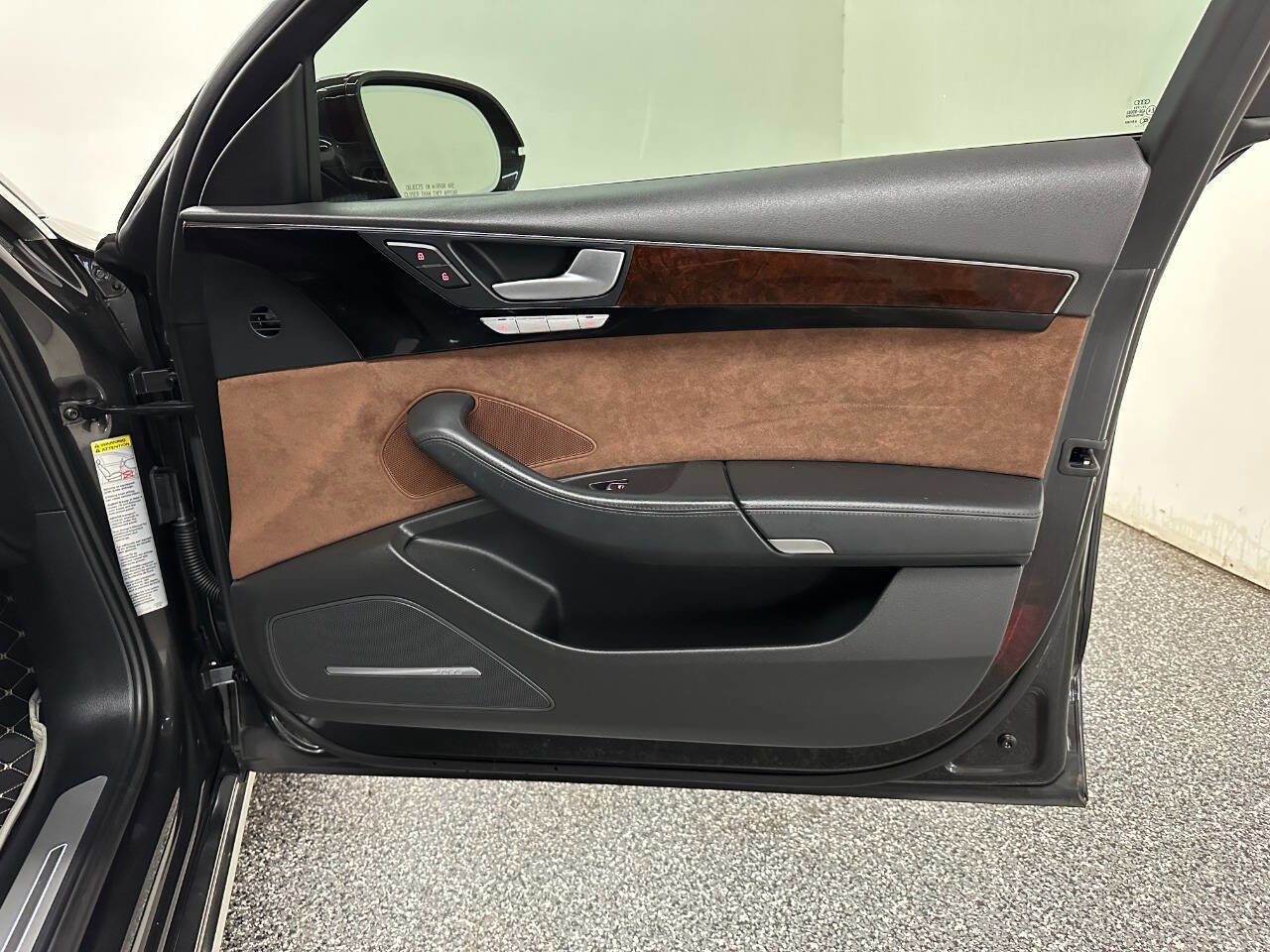 Used 2014 Audi A8 L 3.0T image 23