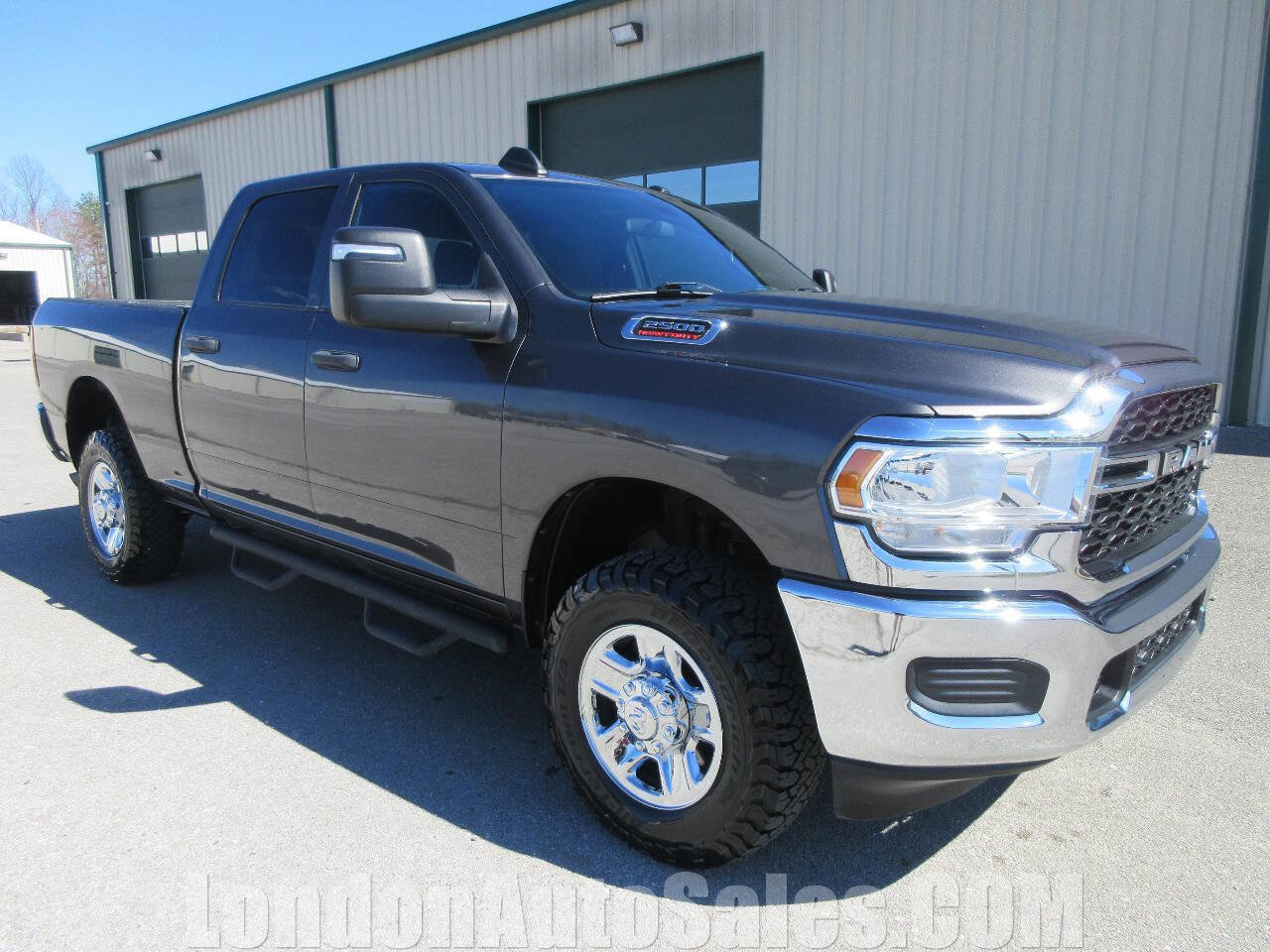Used 2024 RAM 2500 Tradesman w/ Chrome Appearance Group image 8
