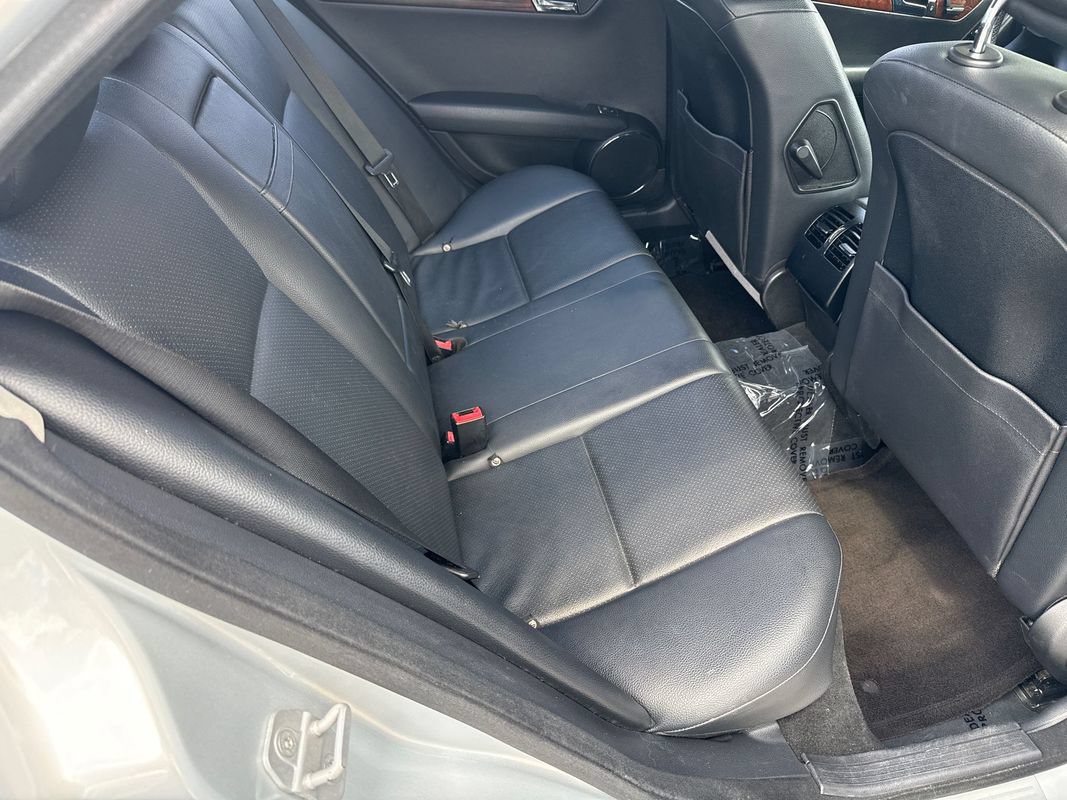 Used 2009 Mercedes-Benz C 300 Sedan image 32