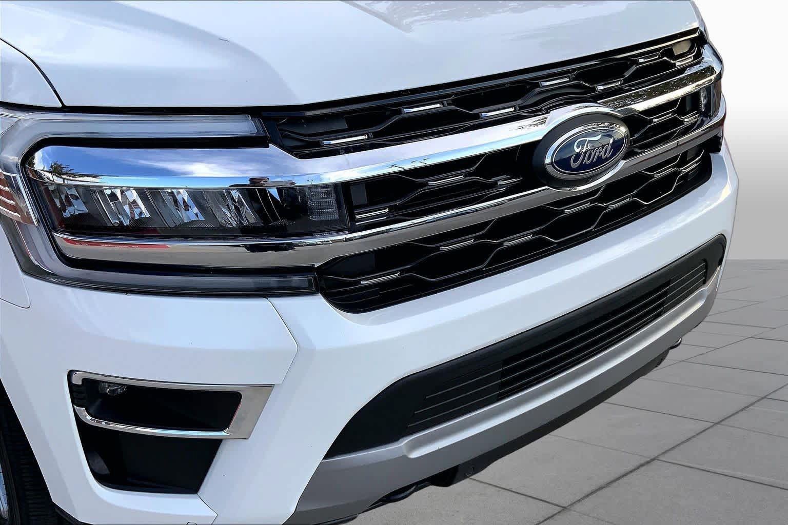 Used 2022 Ford Expedition Limited AWD/4WD image 32