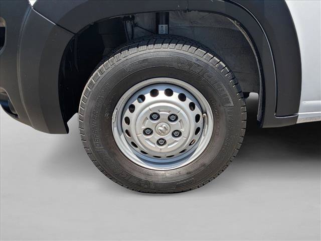 Used 2025 RAM ProMaster 2500 w/ Convenience Group FWD image 21