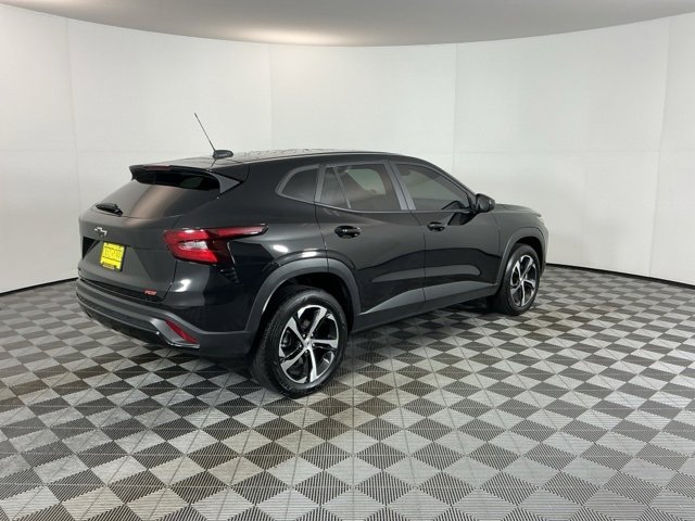 Used 2024 Chevrolet Trax RS w/ Driver Confidence Package image 5