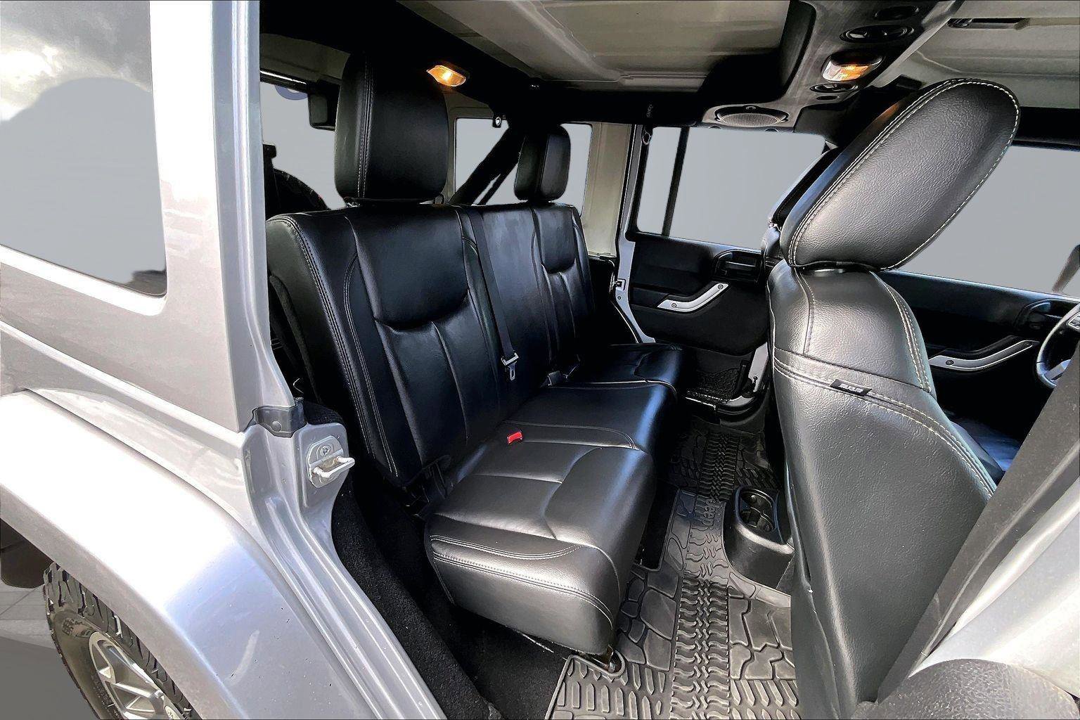 Used 2014 Jeep Wrangler Unlimited Rubicon w/ Dual Top Group AWD/4WD image 24