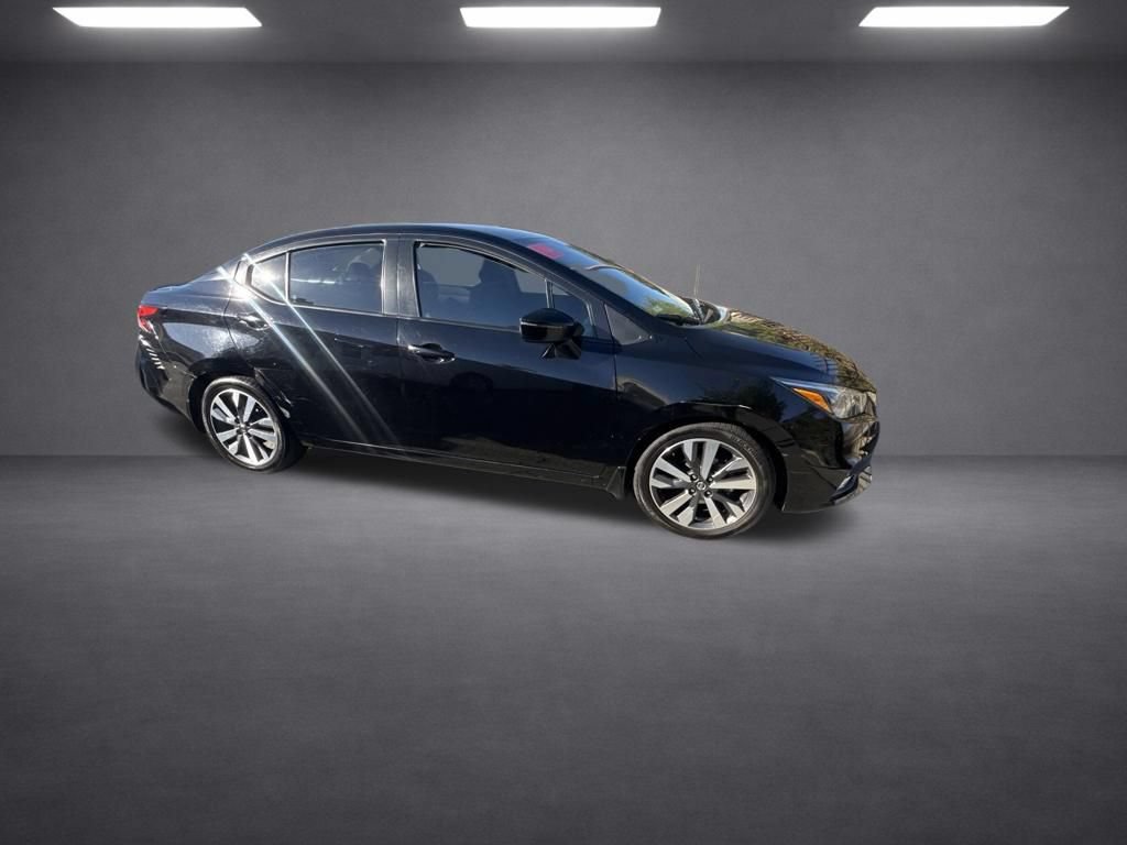 Used 2020 Nissan Versa SR FWD image 11