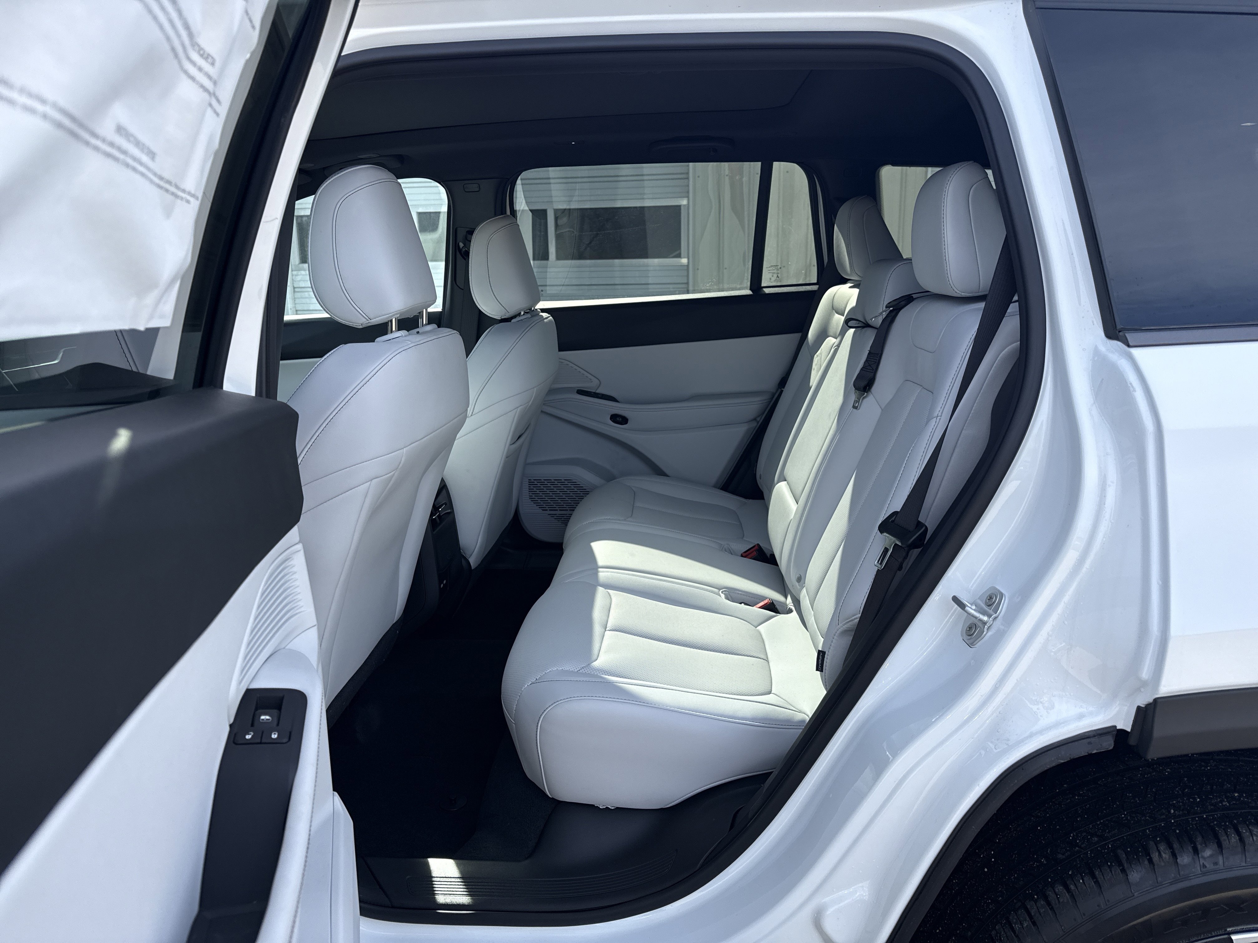 New 2026 Jeep Cherokee Limited AWD/4WD image 16