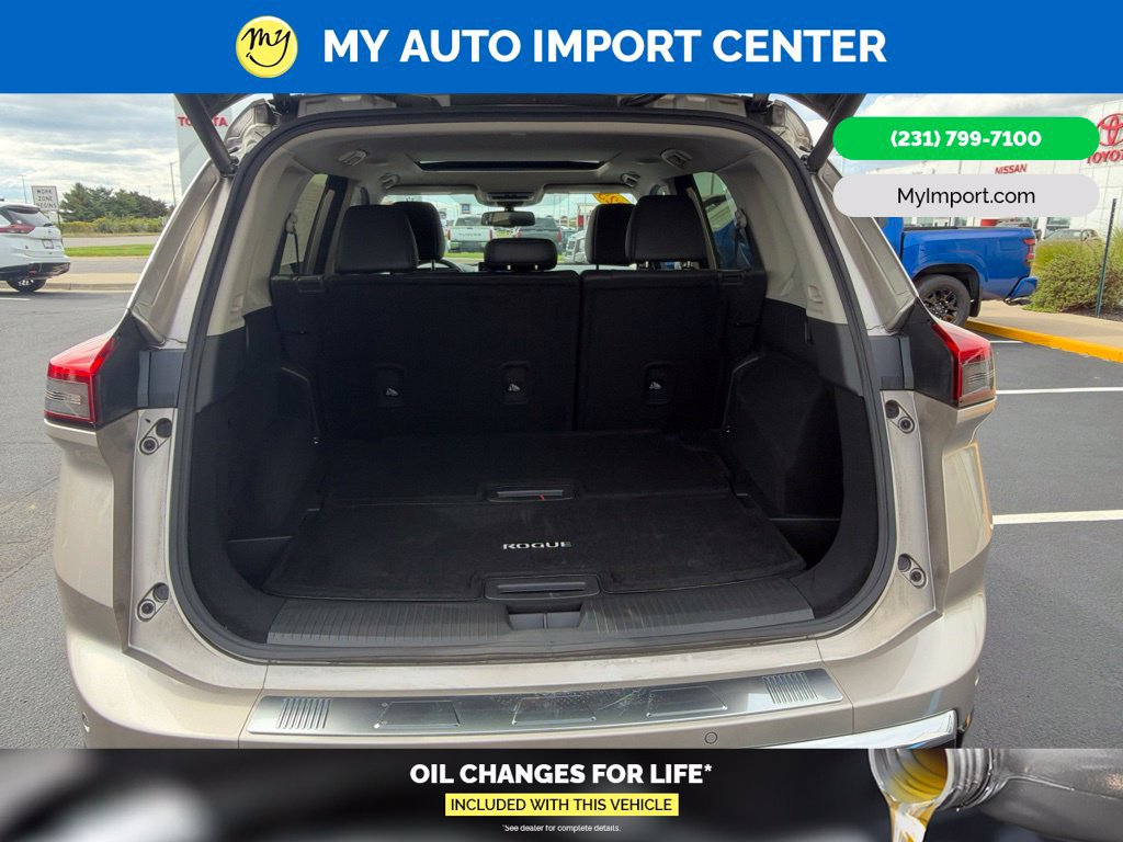 Used 2025 Nissan Rogue Platinum w/ Platinum Premium Package FWD image 28