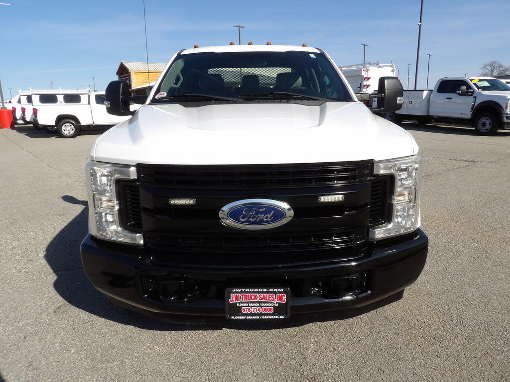 Used 2018 Ford F350 XL w/ Power Equipment Group image 12