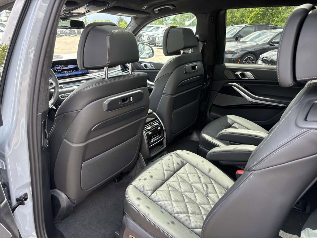 New 2026 BMW X7 xDrive40i w/ M Sport Package image 27