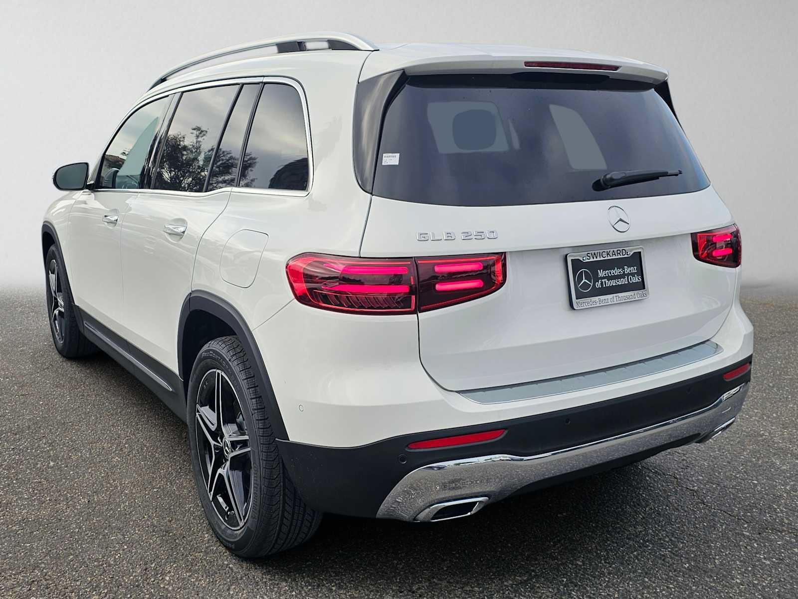 New 2026 Mercedes-Benz GLB 250 image 5