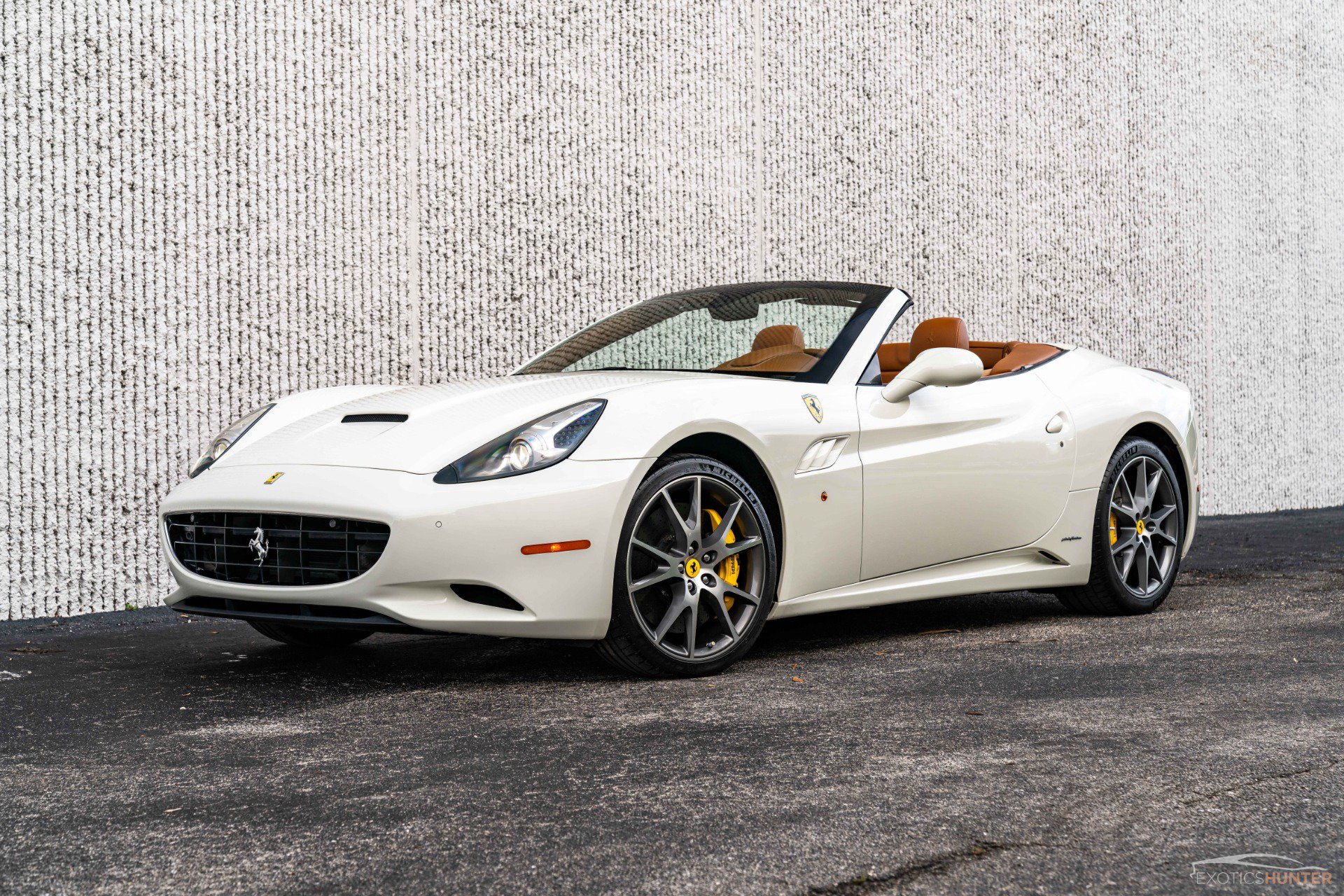 Used 2011 Ferrari California RWD image 7