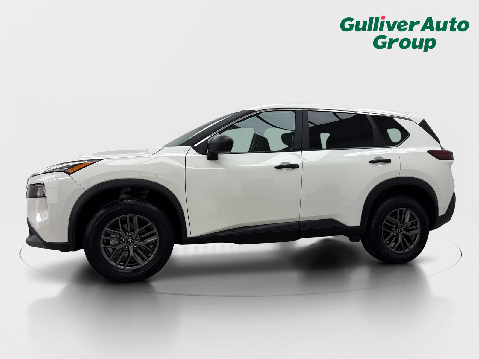 Used 2023 Nissan Rogue S FWD image 2