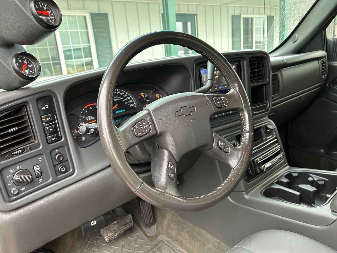 Used 2004 Chevrolet Silverado 3500 4x4 Crew Cab w/ Heavy-Duty Power Package image 15