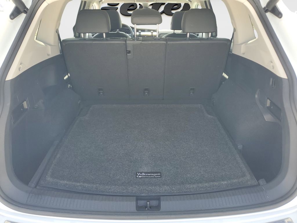 Used 2020 Volkswagen Tiguan SEL AWD/4WD image 9