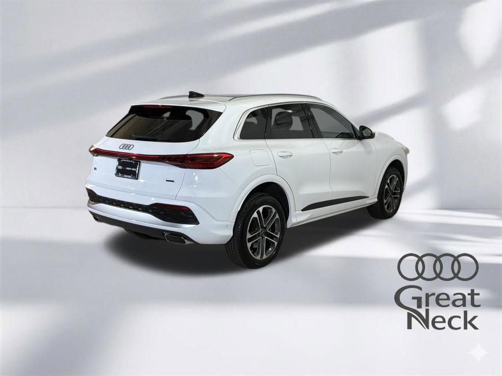 Certified 2025 Audi Q5 Premium w/ Convenience Package image 9