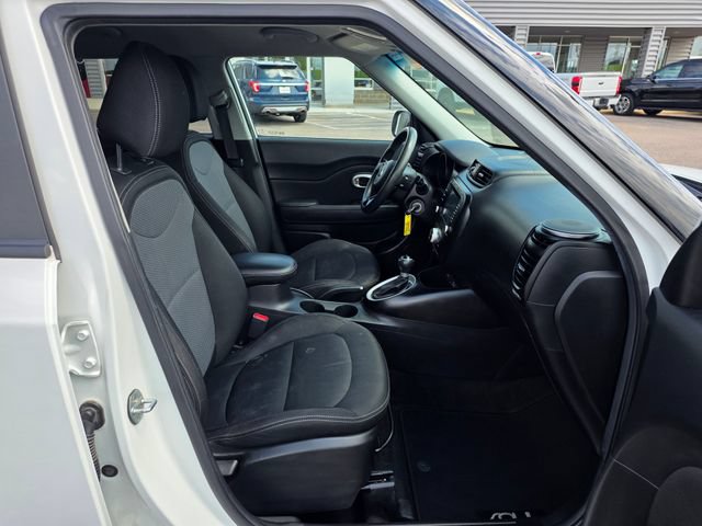 Used 2018 Kia Soul + FWD image 12