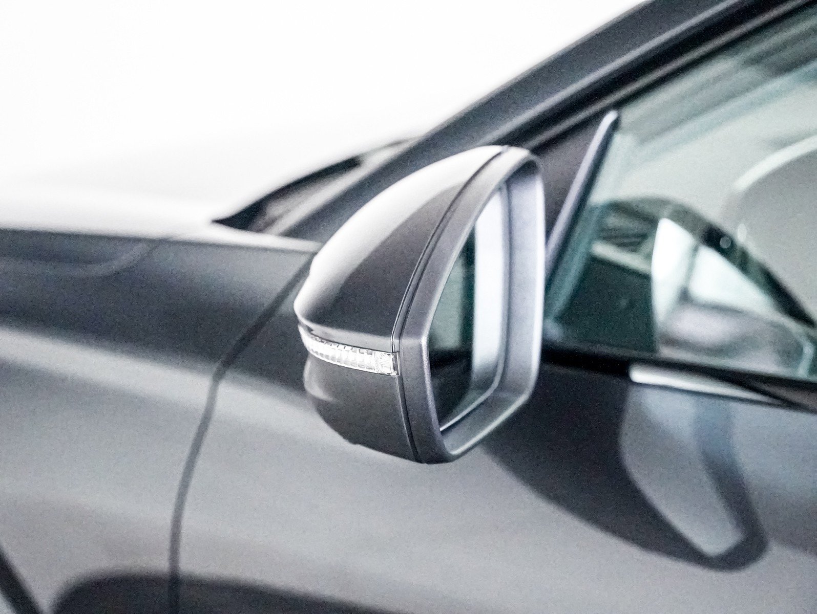 New 2025 Audi Q6 e-tron Premium AWD/4WD image 24