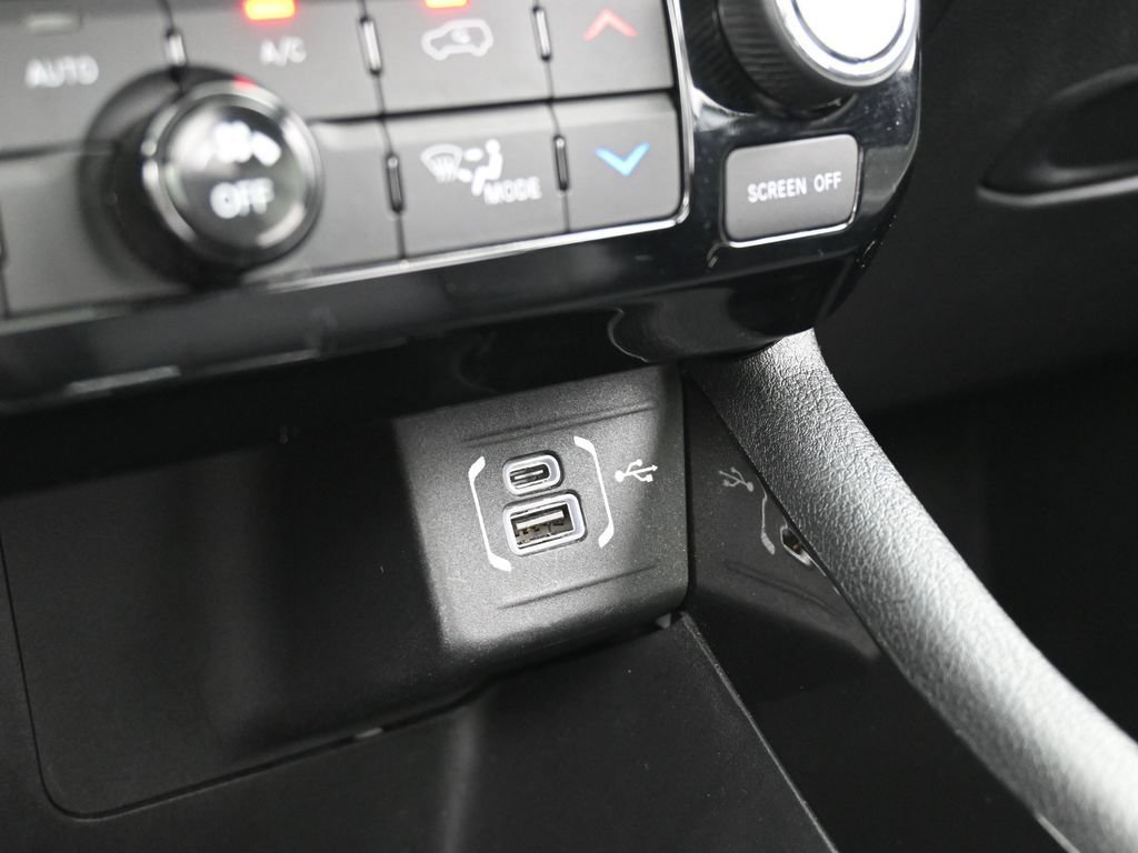 Used 2022 Jeep Compass Limited w/ Sun and Sound Group AWD/4WD image 23
