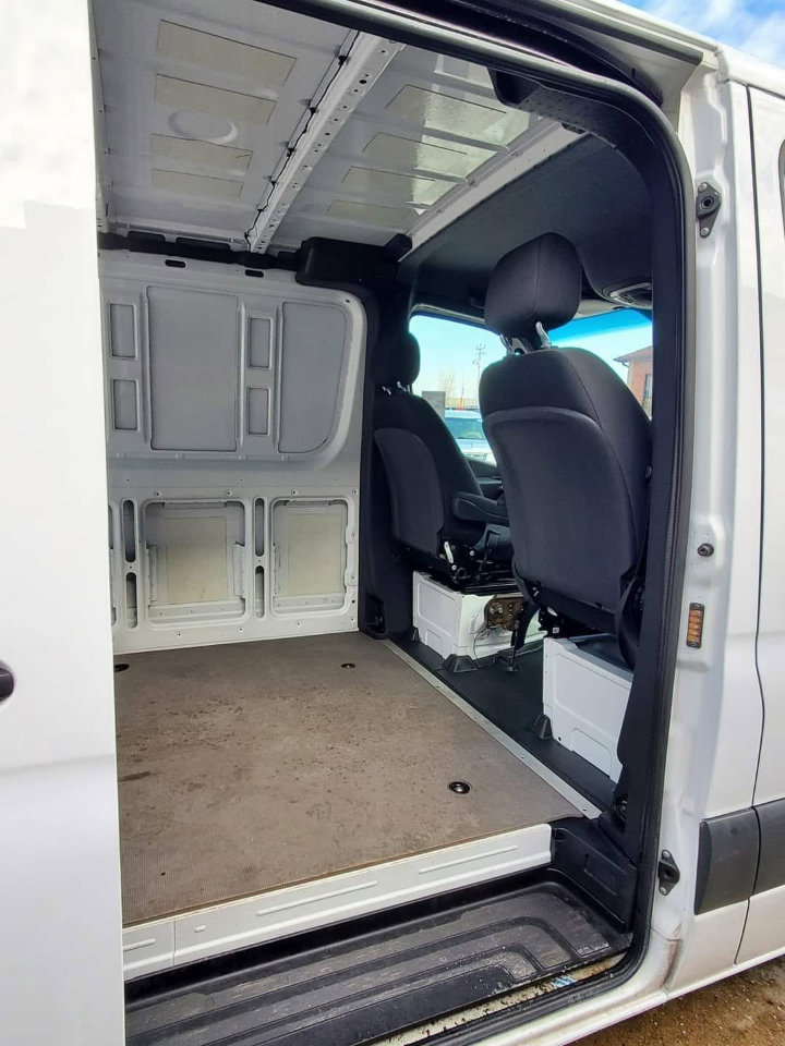 Used 2019 Freightliner Sprinter 2500 w/ Driver Convenience Package image 19