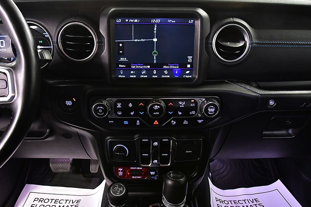 Used 2021 Jeep Wrangler Unlimited Rubicon 4xe w/ Cold Weather Group AWD/4WD image 23
