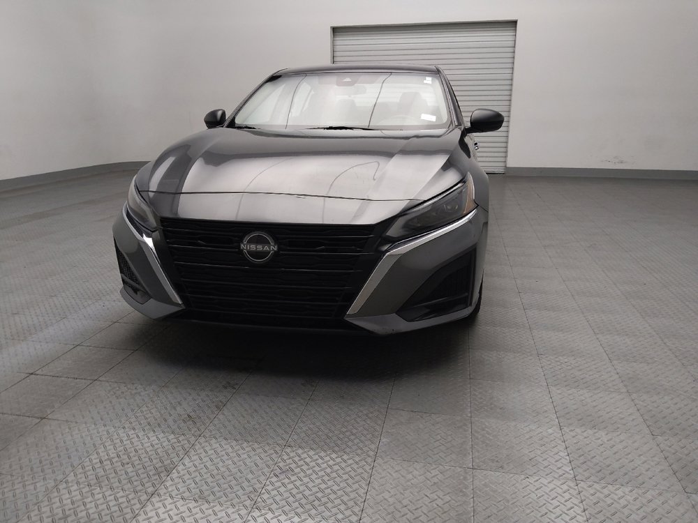 Used 2024 Nissan Altima 2.5 SV image 15