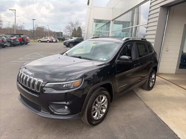 Used 2019 Jeep Cherokee Latitude Plus w/ Cold Weather Group image 2