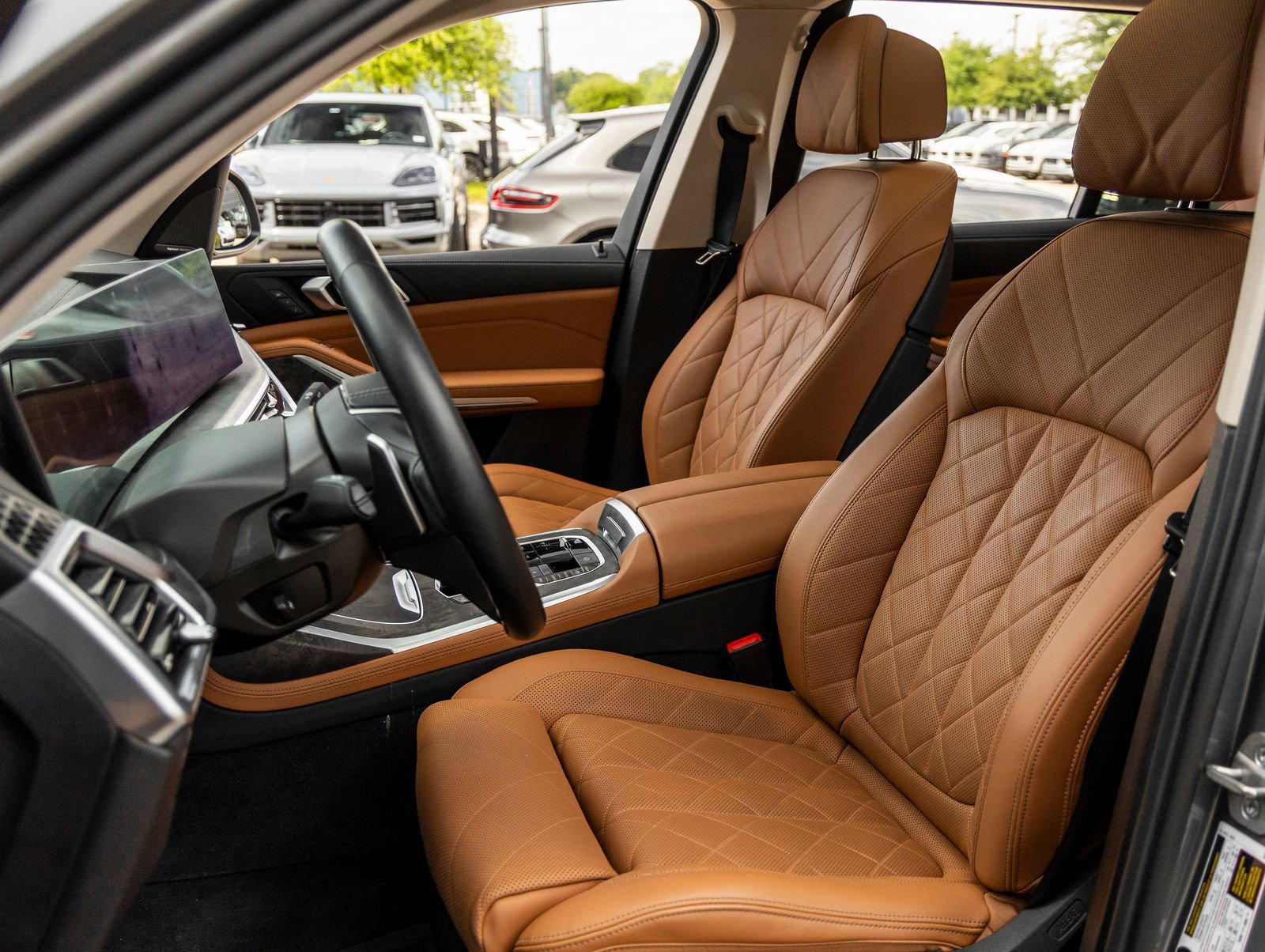 Used 2023 BMW X7 xDrive40i w/ Premium Package image 21