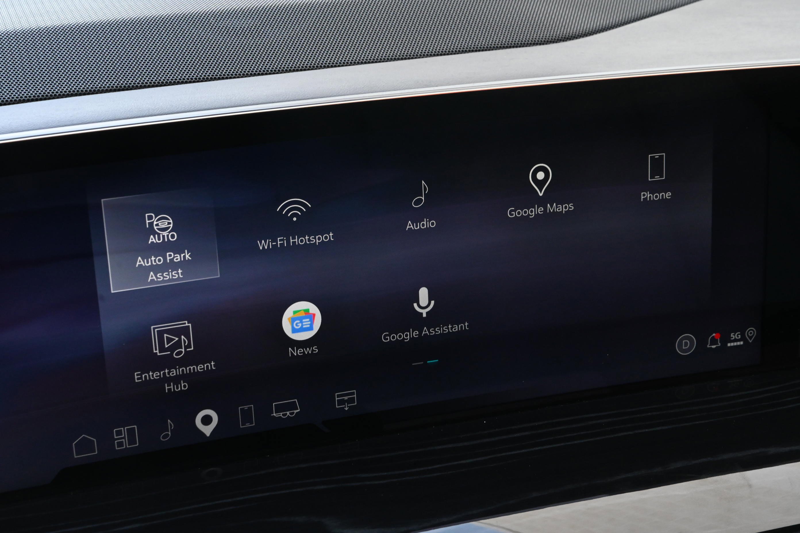 Used 2025 Cadillac Escalade Sport w/ Touring Package image 18