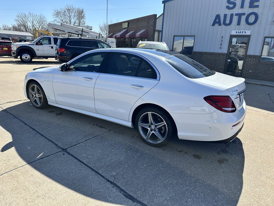 Used 2017 Mercedes-Benz E 300 4MATIC image 8